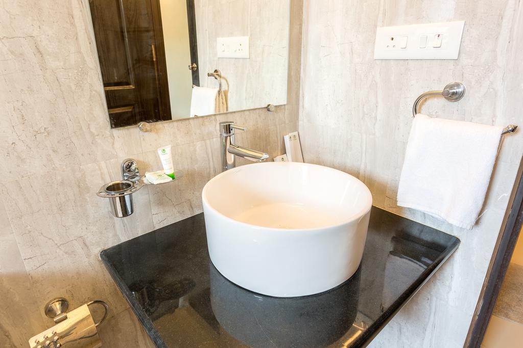Treebo Trend Zeebo Suites آربورا المظهر الخارجي الصورة